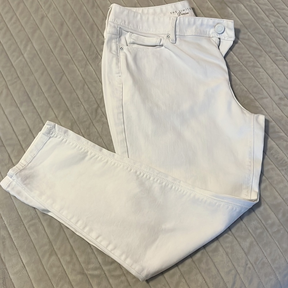 Gorgeous, white jeans from The LIMITED DENIM.